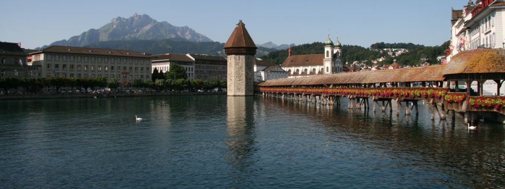 Kapellbrücke mit Pilatus 1024x384.jpg